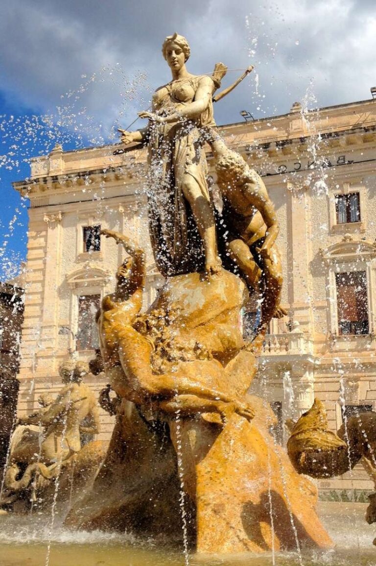 Close-up of the Diana Fountain with splashing water and statues